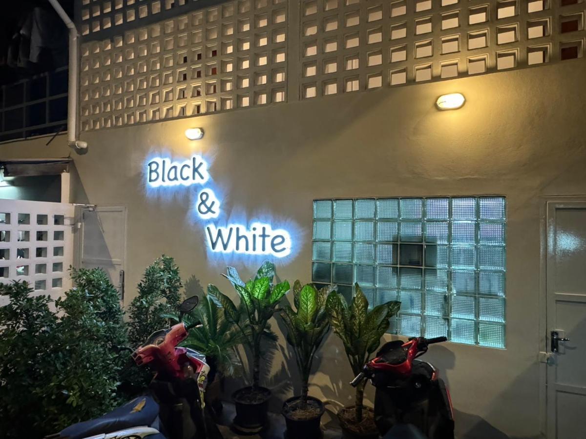 Mr Black & Ms White -Self Check In Accommodation Banguecoque Exterior foto