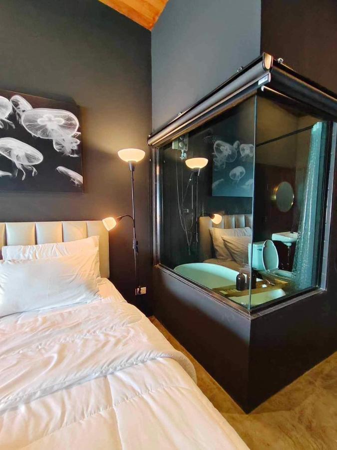Mr Black & Ms White -Self Check In Accommodation Banguecoque Exterior foto
