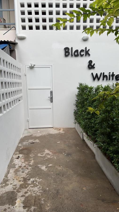 Mr Black & Ms White -Self Check In Accommodation Banguecoque Exterior foto
